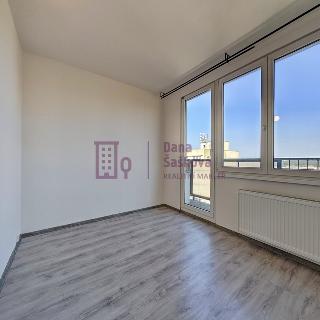 Pronájem bytu 2+kk 34 m² Jindřichův Hradec, sídliště Vajgar