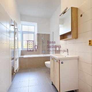 Pronájem bytu 2+kk 47 m² Jindřichův Hradec, Deštenská