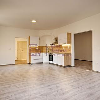 Pronájem bytu 2+kk 72 m&sup2; Jindřichův Hradec