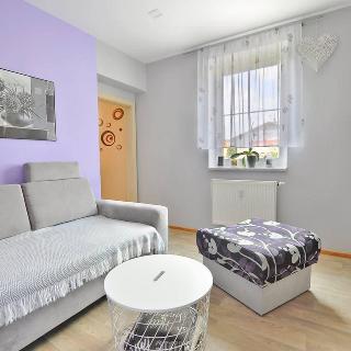 Prodej bytu 3+1 50 m² Úpice, Národní