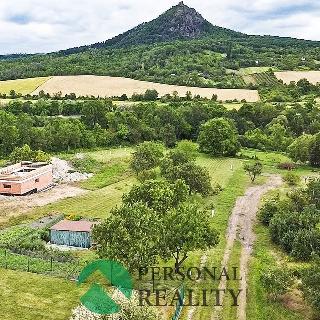 Prodej stavební parcely 1 000 m² Třebenice, 