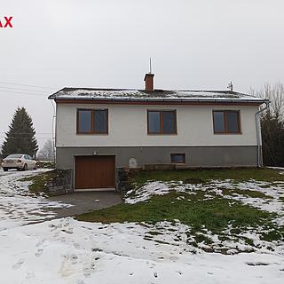 Pronájem rodinného domu 100 m² Štíty