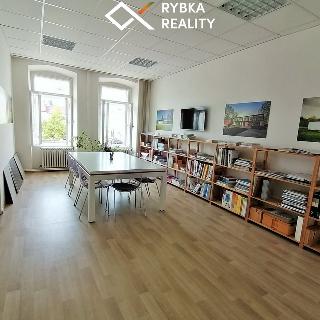 Pronájem kanceláře 84 m² Frýdek-Místek, Zámecké nám.