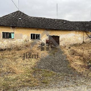 Prodej rodinného domu 660 m² Číměř