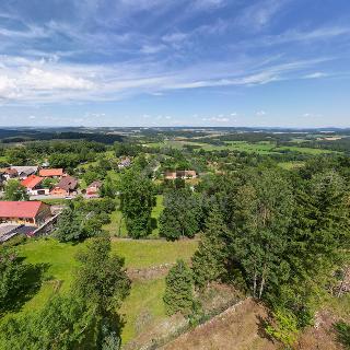 Prodej stavební parcely 2 124 m² Bušanovice