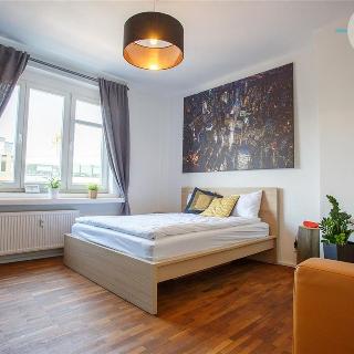 Pronájem bytu 2+kk 56 m² Praha, Pobřežní