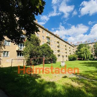 Pronájem bytu 1+kk a garsoniéry 27 m² Ostrava, Školní