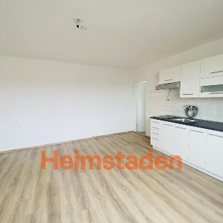 Pronájem bytu 1+kk a garsoniéry 30 m² Ostrava, Na Desátém