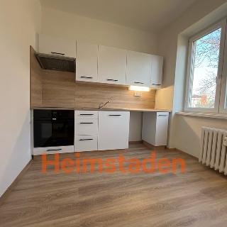 Pronájem bytu 2+1 55 m² Ostrava, náměstí Jiřího Myrona