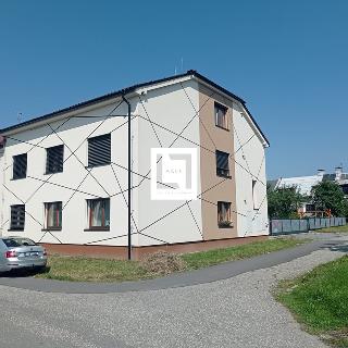 Pronájem bytu 3+kk 105 m² Bukovany