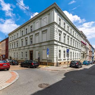 Pronájem parkovacího místa 15 m² Plzeň, V Šipce