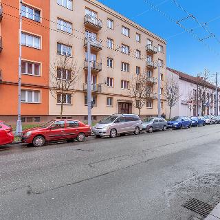 Prodej bytu 2+1 60 m² Hradec Králové, Puškinova