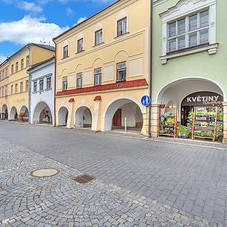 Prodej rodinného domu 420 m&sup2; Hostinné