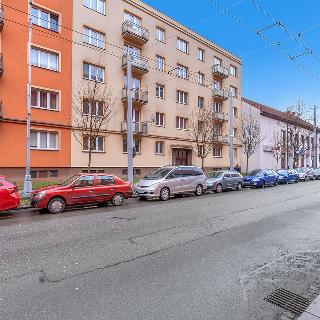 Prodej bytu 2+1 59 m² Hradec Králové, Puškinova