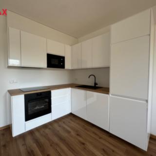 Pronájem bytu 2+kk 44 m² Hradec Králové Moravské Předměstí, Štefánikova