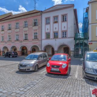 Prodej bytu 2+1 70 m² Hostinné, Náměstí