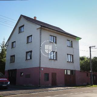 Prodej rodinného domu 383 m² Jesenice, 