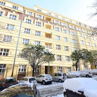 Prodej bytu 3+1 89 m² Praha, Baranova