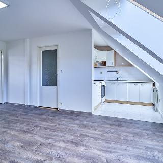 Pronájem bytu 3+kk 83 m² Luleč, 