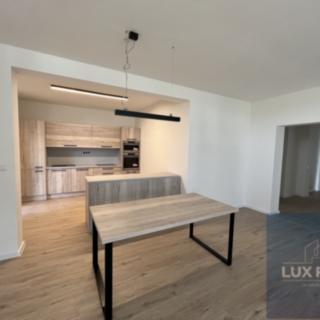 Pronájem bytu 2+kk 134 m² Želešice