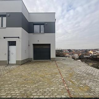 Prodej bytu 4+kk 102 m² Šlapanice
