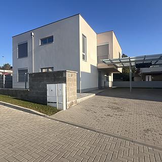 Pronájem bytu 2+kk 44 m&sup2; Želešice