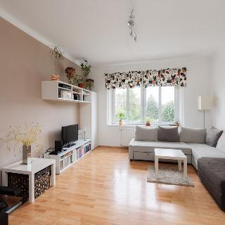 Pronájem bytu 2+1 55 m² Praha, Černokostelecká