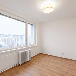 Prodej bytu 3+1 70 m² Praha, Místecká