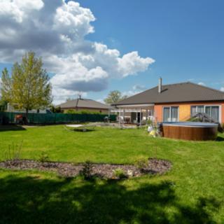 Prodej rodinného domu 108 m² Rostoklaty