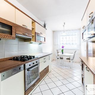 Pronájem bytu 3+1 74 m² Kolín, Benešova