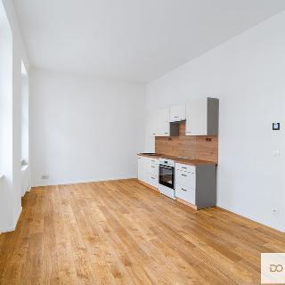 Pronájem bytu 2+kk 44 m² Praha