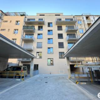 Pronájem garáže 10 m² Praha Nusle, Kloboučnická