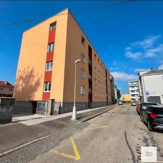 Pronájem bytu 3+1 71 m² Hradec Králové