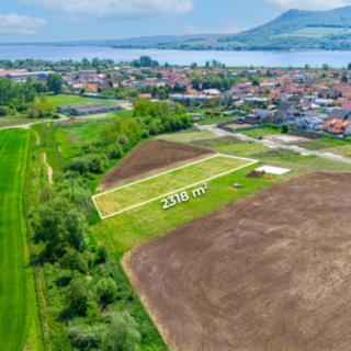 Prodej stavební parcely 2 318 m² Strachotín, 