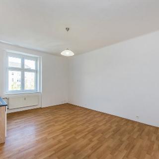 Pronájem bytu 1+kk a garsoniéry 27 m² Praha, Tusarova