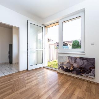 Pronájem bytu 1+1 32 m² Horoměřice, J. K. Tyla