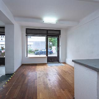 Pronájem obchodu 60 m² Praha, Jeremenkova