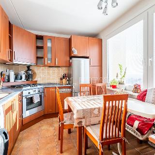 Prodej bytu 3+1 78 m² Plzeň, Žlutická