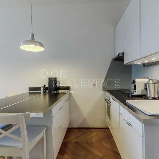 Prodej bytu 1+1 45 m² Praha, náměstí Jiřího z Lobkovic