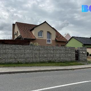 Prodej rodinného domu 180 m² Hněvotín, 