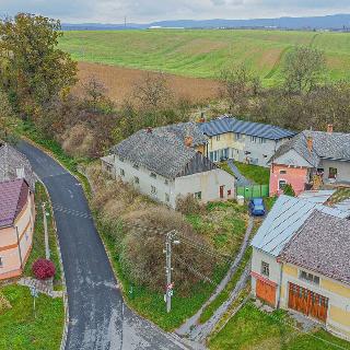 Prodej stavební parcely 2286 m² Velký Týnec