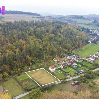 Prodej stavební parcely 1389 m² Nižbor