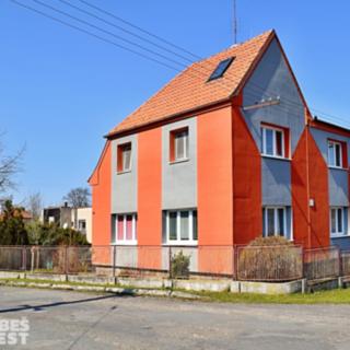 Prodej rodinného domu 200 m² Veliny