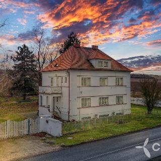 Prodej rodinného domu 380 m² Liběšice