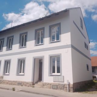 Prodej dvougeneračního domu 264 m² České Velenice