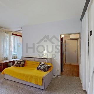 Prodej bytu 1+kk a garsoniéry 40 m² Praha, Na okraji