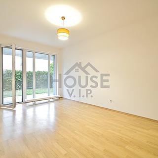 Prodej bytu 1+kk, garsoniery 37 m&sup2; Praha