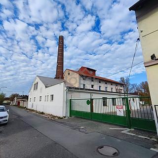 Prodej hotelu, penzionu 1800 m&sup2; Přelouč