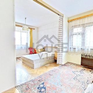 Prodej bytu 1+1 43 m² Praha, 