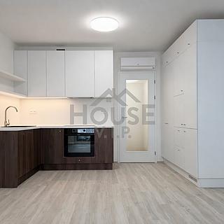Prodej bytu 1+kk, garsoniery 33 m&sup2; Praha